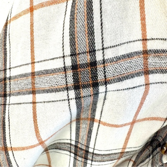 Soft Plaid Button-Down Flannel Shirt – Cream / Rust / Black – Size M - Picture 6 of 8